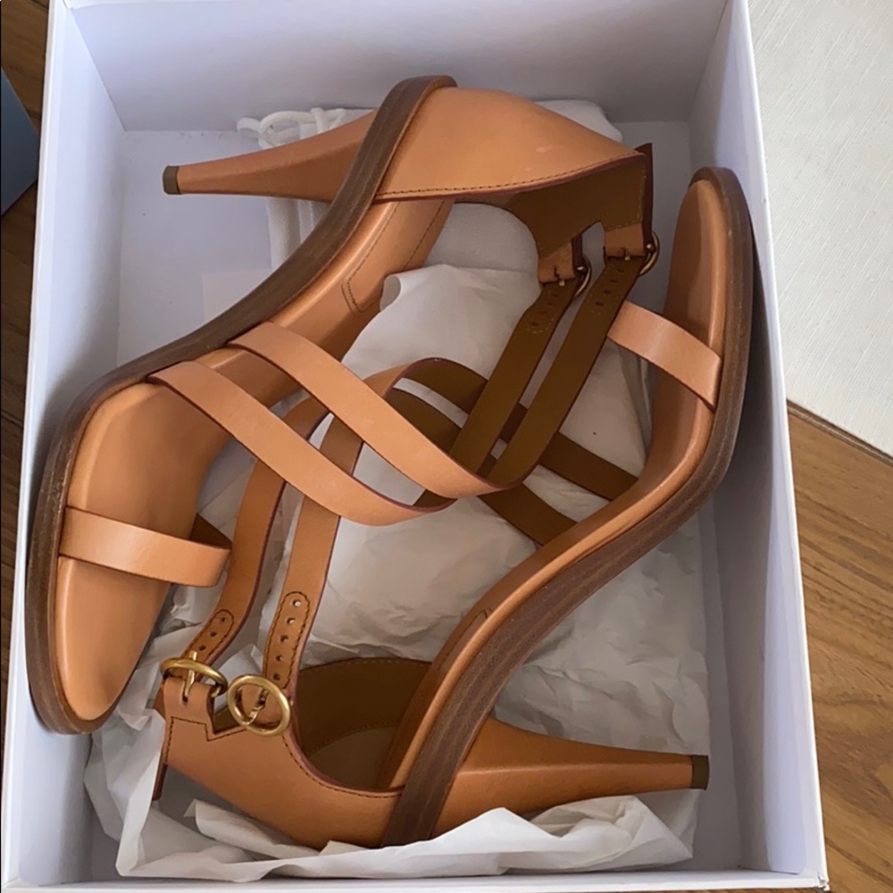 Chloé Beige Sandals Heels